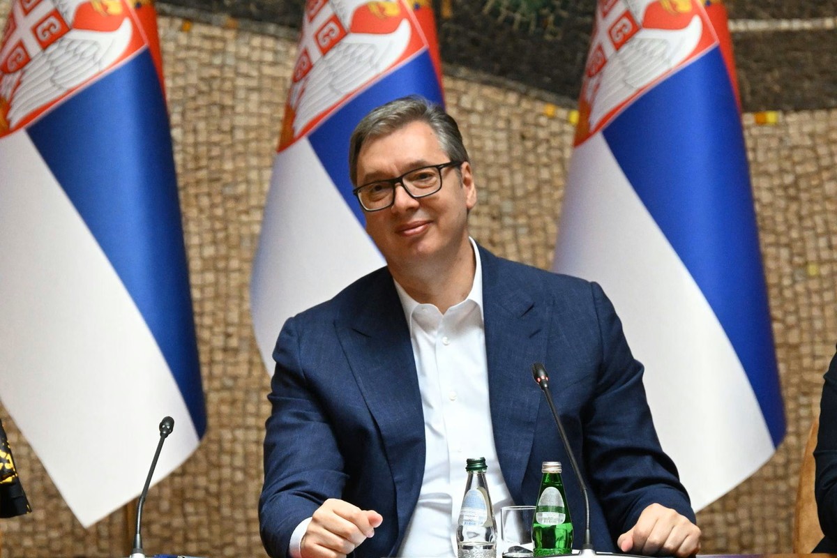 Vučić: Dajem ostavku za tri-četiri mjeseca, možda i ranije, već pakujem knjige u Predsjedništvu Vučić: Dajem ostavku za tri-četiri mjeseca, možda i ranije, već pakujem knjige u Predsjedništvu