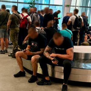Vučićev avion sa ćaci-kriminalcima vraćen iz Tivta za Beograd