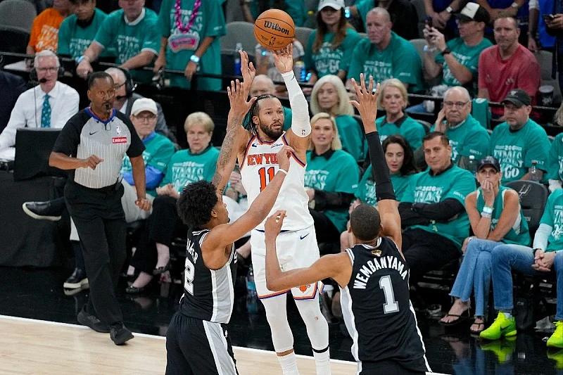 Knicksi pobijedili u prvoj utakmici NBA finala, slavili su kod Spursa nakon velikog preokreta