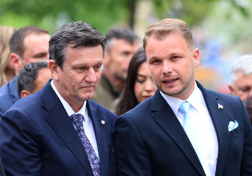 SDS PRED ISTORIJSKOM ODLUKOM Zajedno sa Stanivukovićem protiv Dodika ili novi rizik od podjela? SDS PRED ISTORIJSKOM ODLUKOM Zajedno sa Stanivukovićem protiv Dodika ili novi rizik od podjela?