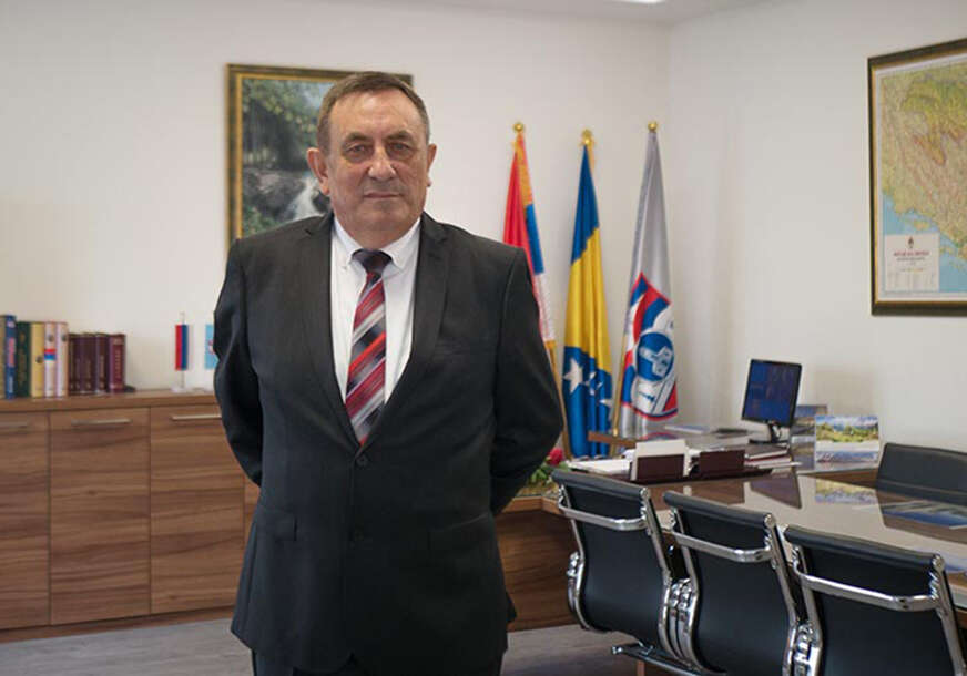 Bjelica nakon odluka glavnog odbora SDS „Ne pristajemo na političke trgovine i napuštanje svojih principa RADI BILO ČIJE FOTELJE“ Bjelica nakon odluka glavnog odbora SDS „Ne pristajemo na političke trgovine i napuštanje svojih principa RADI BILO ČIJE FOTELJE“