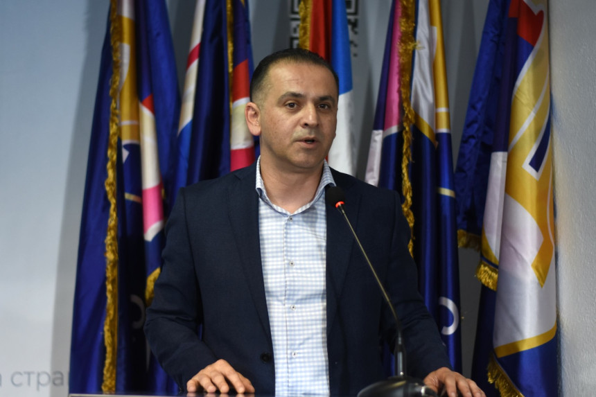 Ne branimo SDS od njega samoga već ga stvarajmo većim i snažnijim! Ne branimo SDS od njega samoga već ga stvarajmo većim i snažnijim!