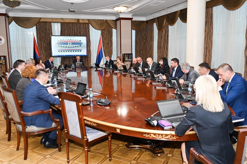 Vlada zaduženjem od 800 miliona KM kupuje izbore?! Vlada zaduženjem od 800 miliona KM kupuje izbore?!